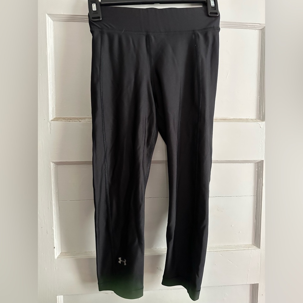 Small Underarmour Capri Compression Pants